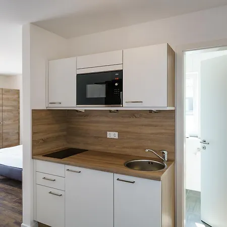 In Comfort アパートホテル